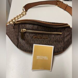 MICHAEL KORS Medium Print
PVC With Leather Trim Belt Bag
Brown/Gold